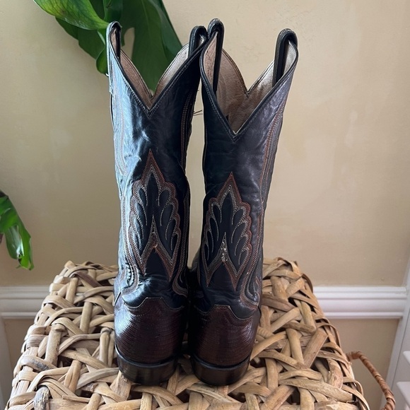 TONY LAMA Vintage Cowboy Boots Chocolate Brown Leather Lizard Inlay 9.5 EE - Picture 5 of 9